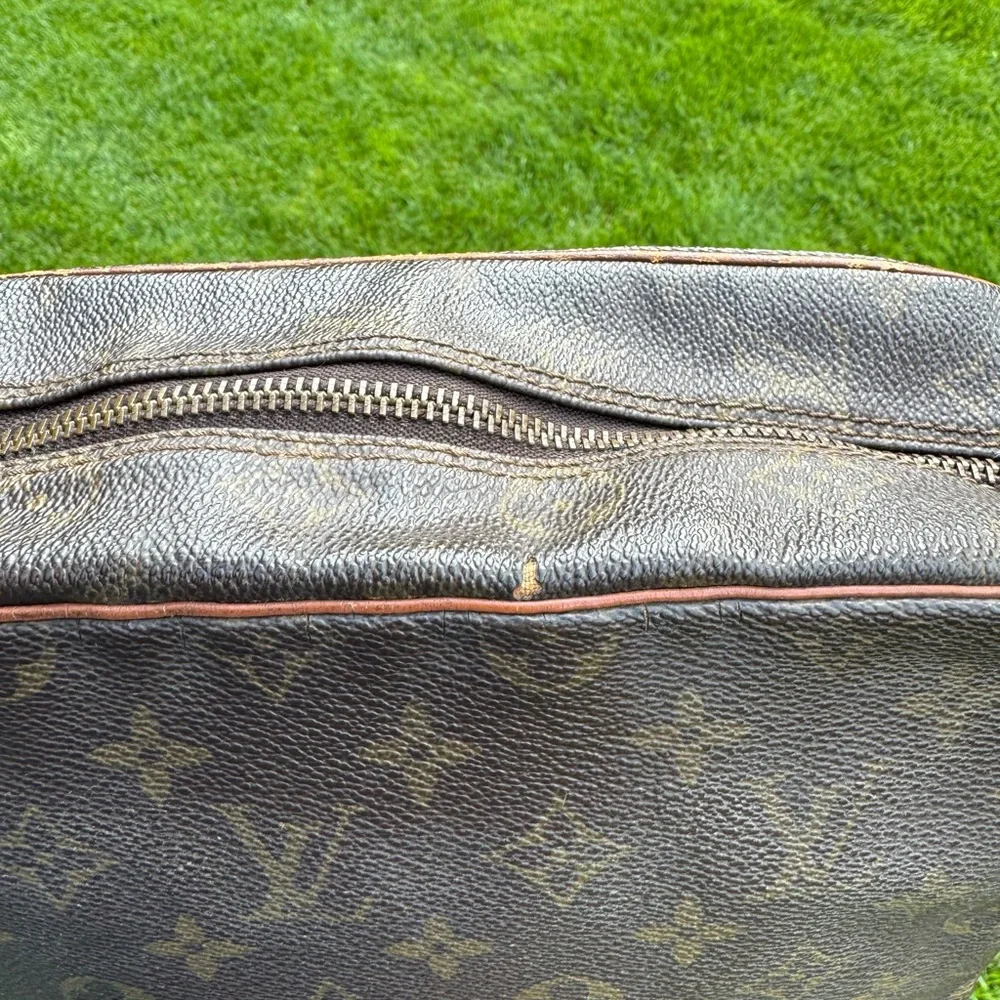 Authentic Louis Vuitton Saumur 36 Monogram Messenger Bag